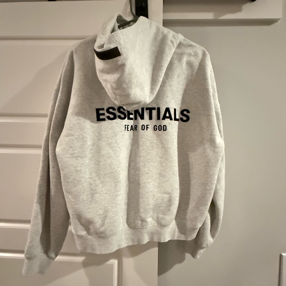 Essentials Men's Light Gray Crewneck Pullover Sweatshirt - small - Picture 2 of 2